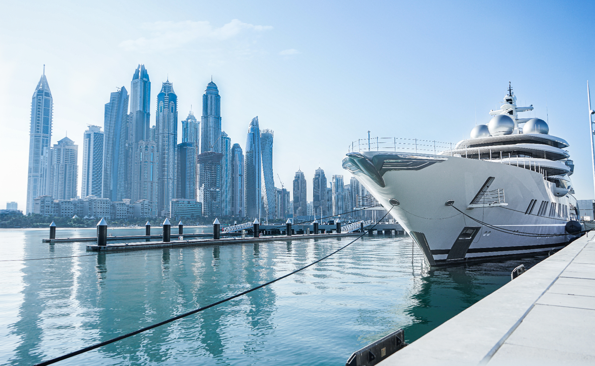 Luxury yacht cruising in the UAE — YachtWize maritime directory